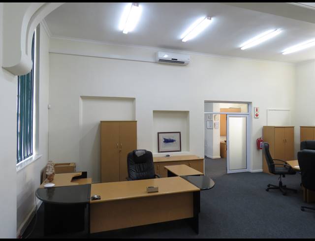 122M² OFFICE TO LET IN PAARDEVLEI